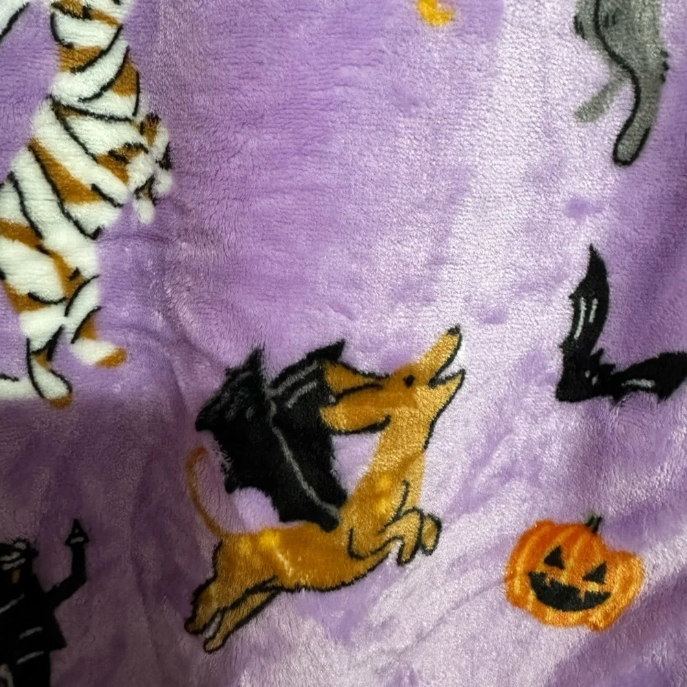 Spooky Season Velvet Plush Throw Blanket - Purple